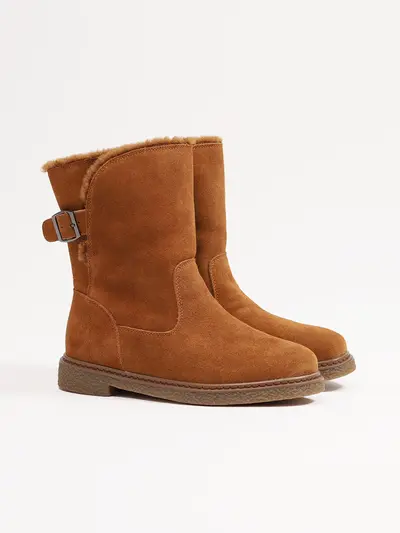 Ботинки рыжего цвета с ремешком на низком каблуке